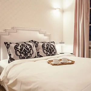 https://luxury-magic-home-ii.warsawhotelspoland.com